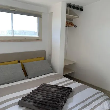 Vivi In Un Attico Tipico Con Vista Su Apartamento *