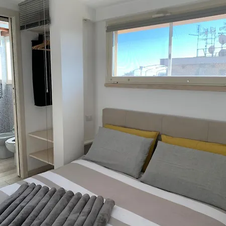 Vivi In Un Attico Tipico Romano Con Vista Su Roma Appartamento Roma