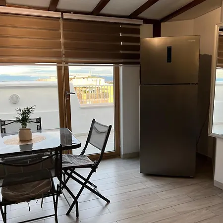 Apartment Vivi In Un Attico Tipico Romano Con Vista Su Roma Rome