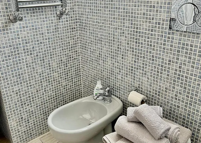 Vivi In Un Attico Tipico Con Vista Su דירה